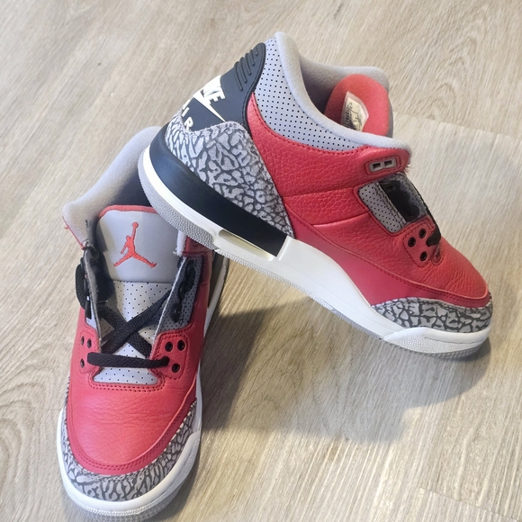 Air Jordan 3 Retro Red - Picture 5 of 7